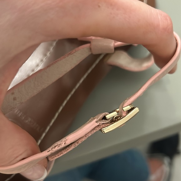 Tory Burch Phoebe Flat Thong Leather Logo Sandals. - Picture 6 of 6